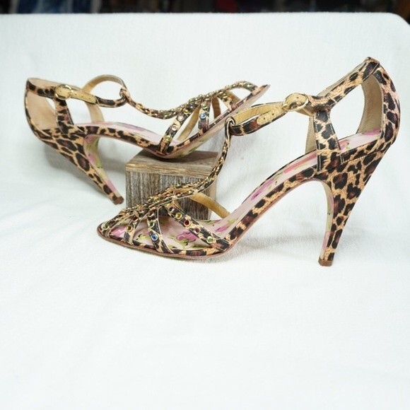 Betsey Johnson sz 8.5M Vero Cuoio Strappy Sandal Leopard Print Rhinestone Heels - Picture 2 of 9